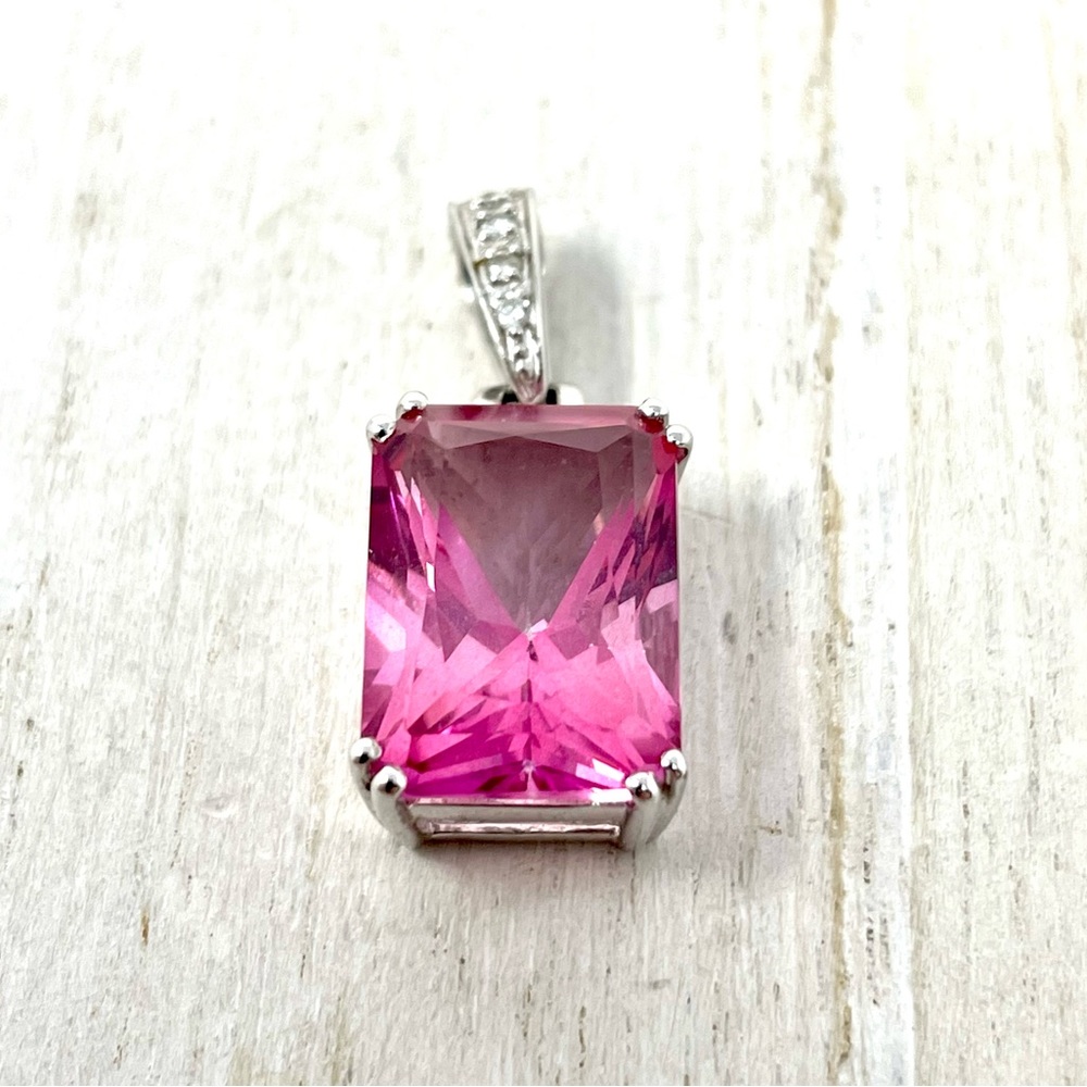 14K white gold, diamonds, pink emerald cut topaz pendant - Picture 5 of 11